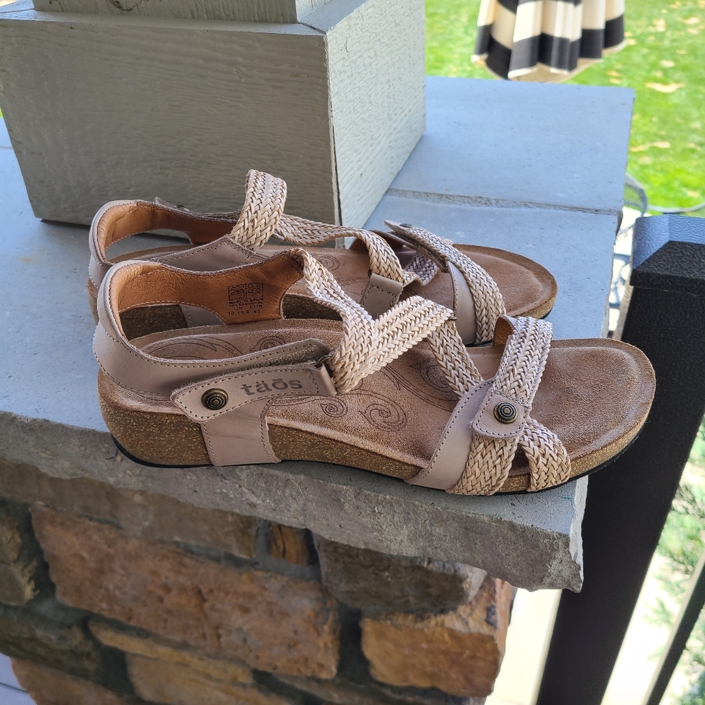 Women's Taos Trulie Sandals Sz 10-10.5